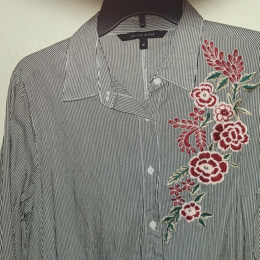 Walter Baker Floral Embroidered Women's Top SZ M - Picture 2 of 3